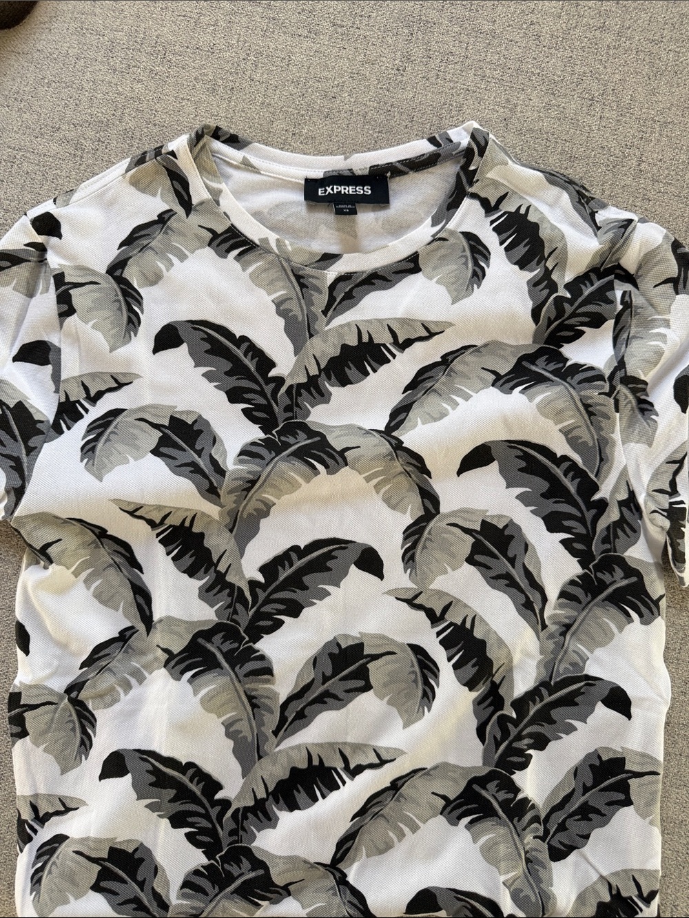 Express Men's White Crew Neck Shirt with Gray & Black Leaf Print